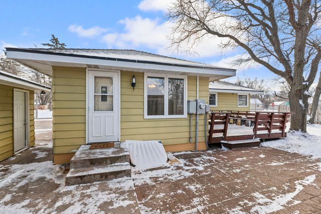 251 91st Avenue NE, Blaine, MN 55434