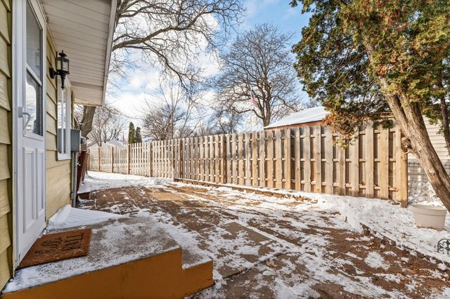 251 91st Avenue NE, Blaine, MN 55434