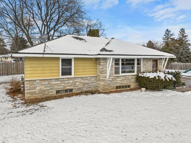 251 91st Avenue NE, Blaine, MN 55434