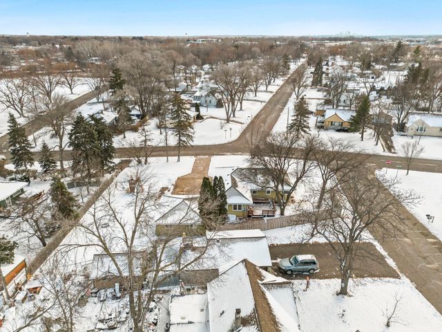 251 91st Avenue NE, Blaine, MN 55434