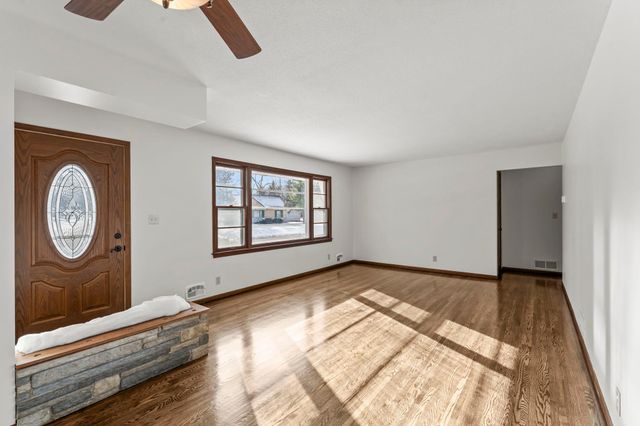 251 91st Avenue NE, Blaine, MN 55434