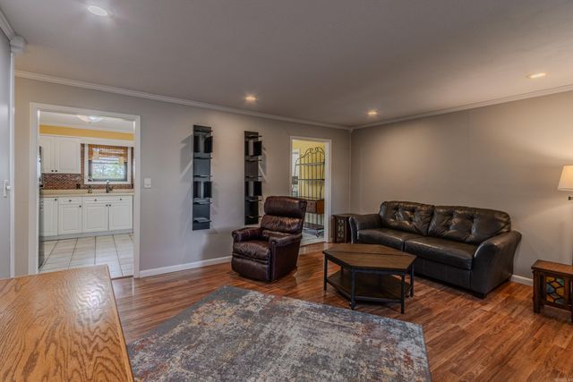 2502 Hatcher Dr, Paragould, AR 72450