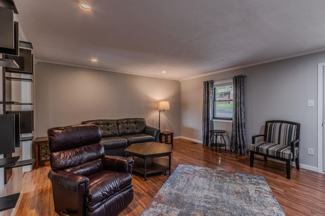 2502 Hatcher Dr, Paragould, AR 72450