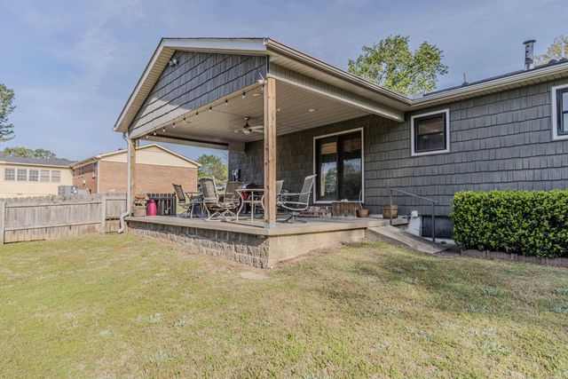2502 Hatcher Dr, Paragould, AR 72450