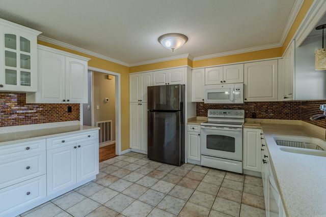 2502 Hatcher Dr, Paragould, AR 72450