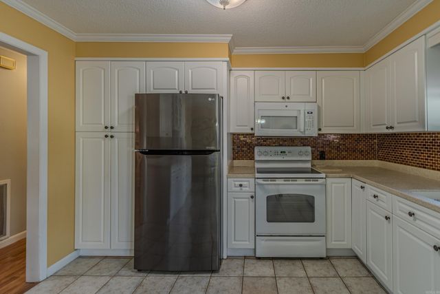 2502 Hatcher Dr, Paragould, AR 72450