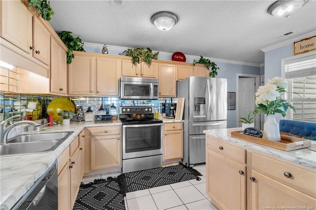713 Bramblegate Road, Hope Mills, NC 28348