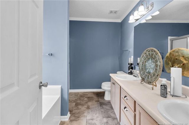 713 Bramblegate Road, Hope Mills, NC 28348