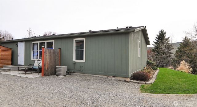 1698 Sunset Drive, Wenatchee, WA 98801