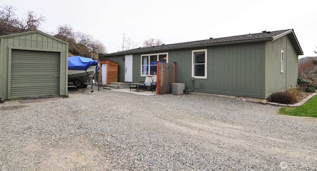 1698 Sunset Drive, Wenatchee, WA 98801