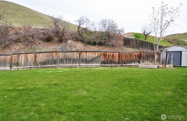 1698 Sunset Drive, Wenatchee, WA 98801