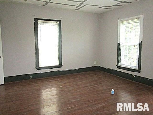 402 S 7TH Street, Pekin, IL 61554