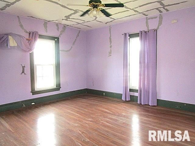 402 S 7TH Street, Pekin, IL 61554