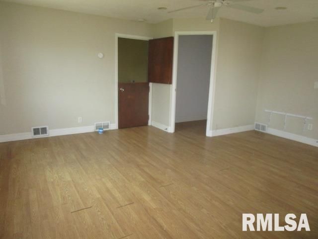 402 S 7TH Street, Pekin, IL 61554