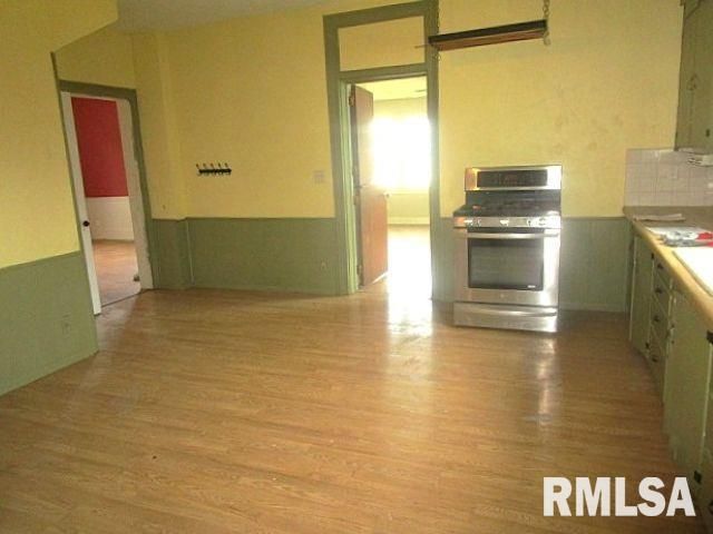 402 S 7TH Street, Pekin, IL 61554