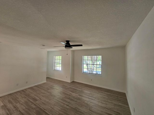 1408 36th Avenue 1408, Vero Beach, FL 32960