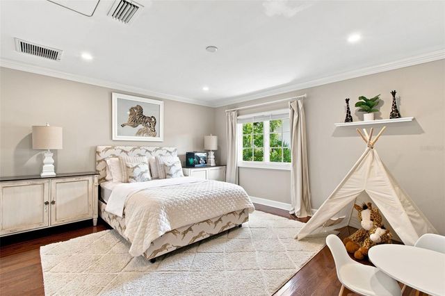 4537 W SWANN AVENUE, Tampa, FL 33609