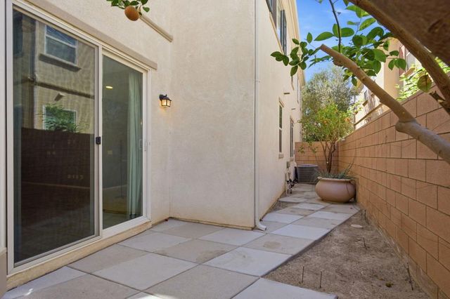 232 Paseo Gusto 122, Palm Desert, CA 92211