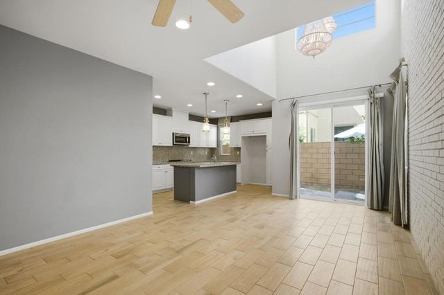 232 Paseo Gusto 122, Palm Desert, CA 92211