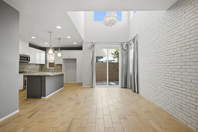 232 Paseo Gusto 122, Palm Desert, CA 92211