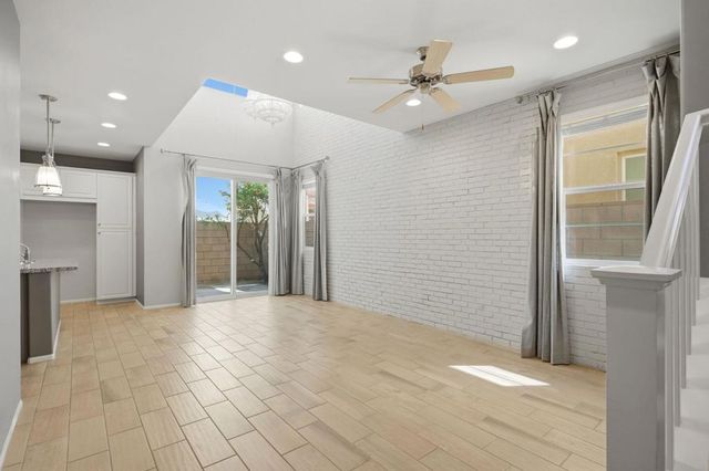 232 Paseo Gusto 122, Palm Desert, CA 92211