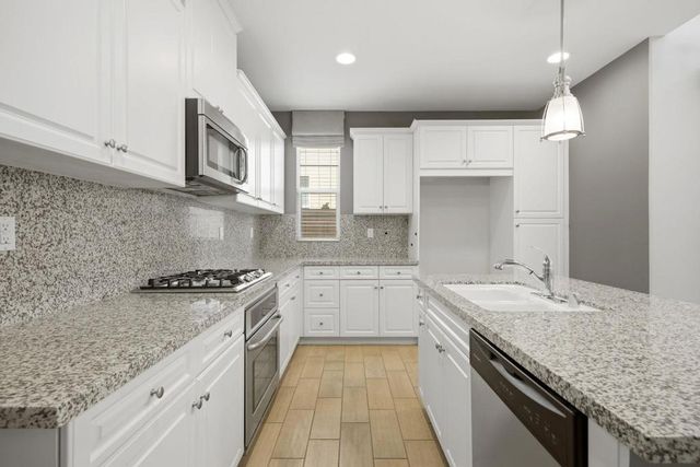 232 Paseo Gusto 122, Palm Desert, CA 92211