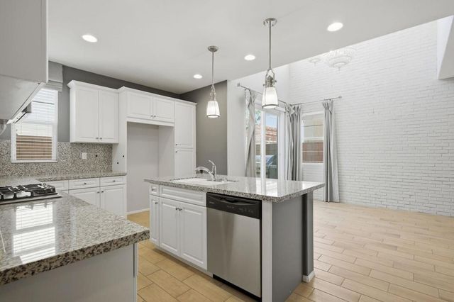 232 Paseo Gusto 122, Palm Desert, CA 92211