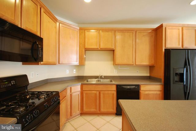 908 RESERVE CHAMPION DR, Rockville, MD 20850