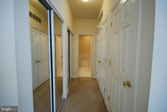 908 RESERVE CHAMPION DR, Rockville, MD 20850