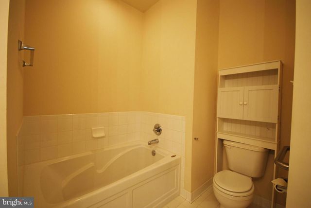 908 RESERVE CHAMPION DR, Rockville, MD 20850