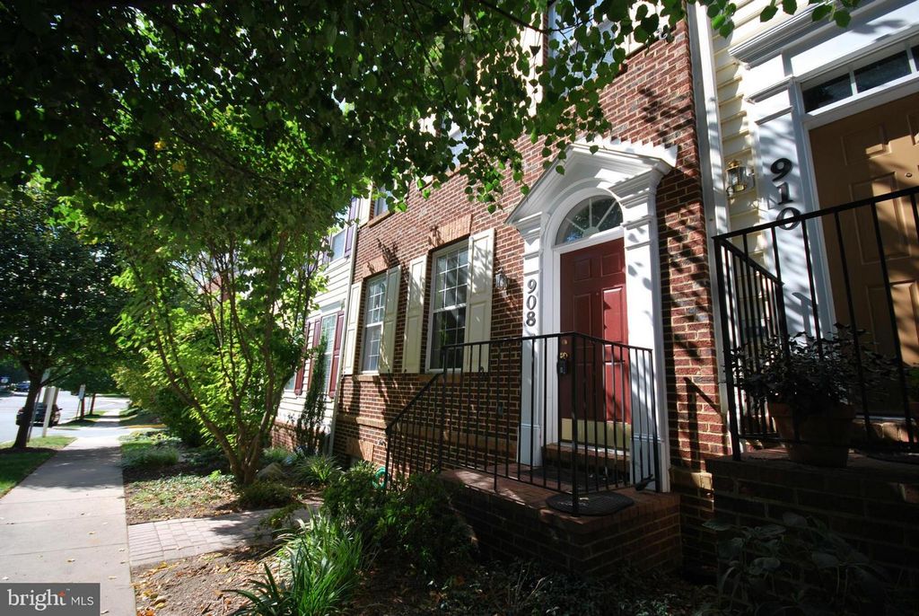 908 RESERVE CHAMPION DR, Rockville, MD 20850