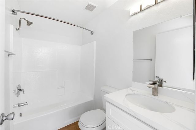 4406 Cahuenga Boulevard 109, Toluca Lake, CA 91602