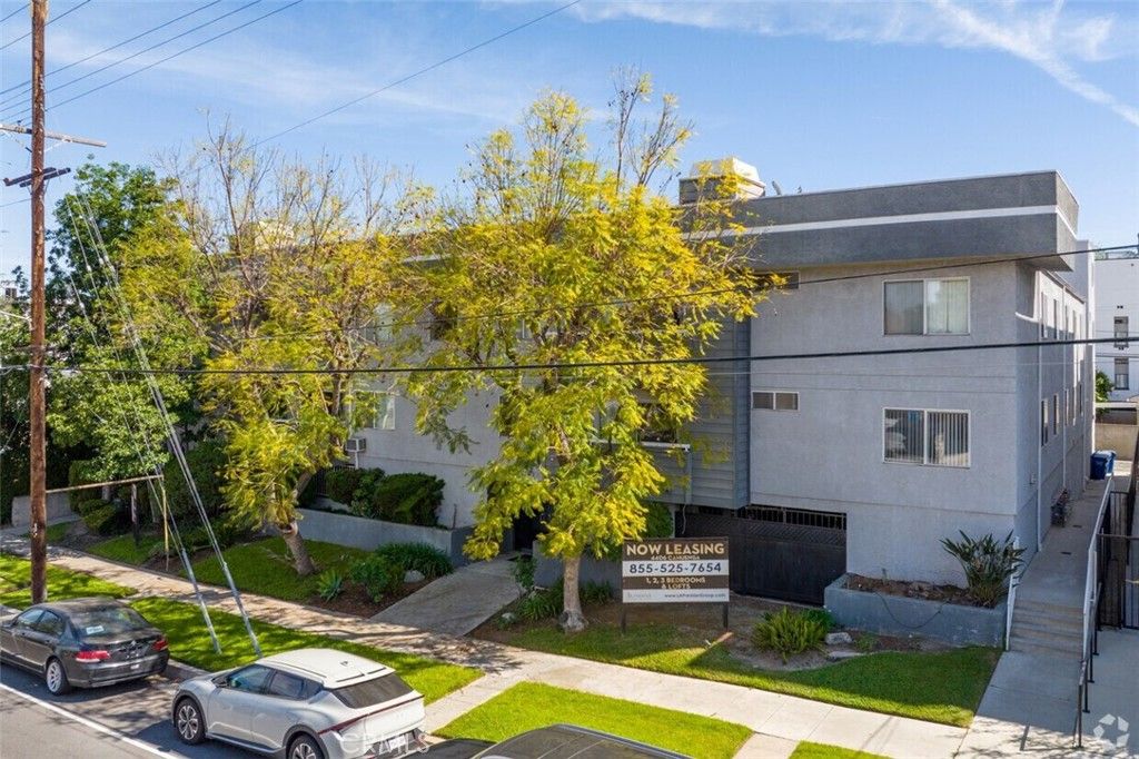 4406 Cahuenga Boulevard 109, Toluca Lake, CA 91602