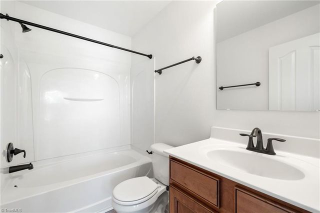 2636 Crosland Hill Drive, Winston-salem, NC 27106