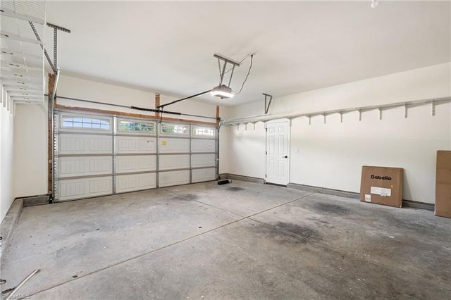 2636 Crosland Hill Drive, Winston-salem, NC 27106
