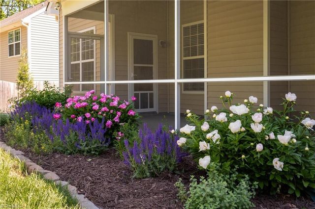 2636 Crosland Hill Drive, Winston-salem, NC 27106