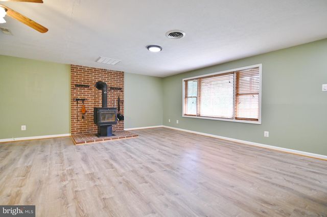 338 CALAMUS LN, Strasburg, VA 22657