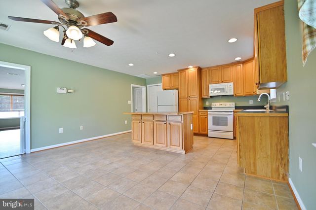 338 CALAMUS LN, Strasburg, VA 22657