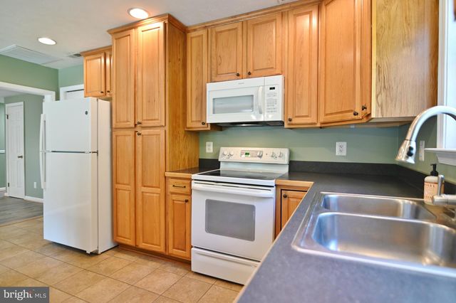 338 CALAMUS LN, Strasburg, VA 22657