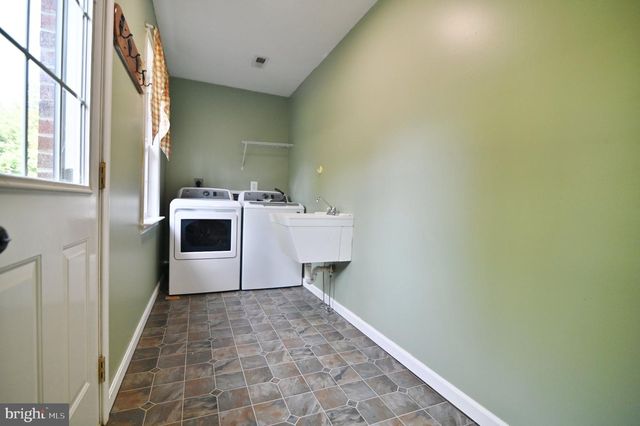 338 CALAMUS LN, Strasburg, VA 22657