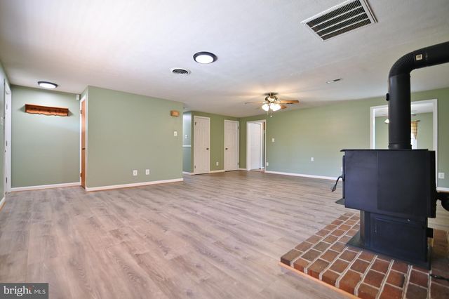 338 CALAMUS LN, Strasburg, VA 22657