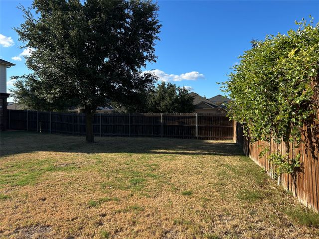 116 Valley Ranch Court, Waxahachie, TX 75165