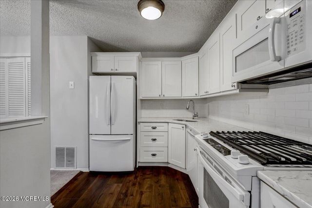 54 Des Moines Court, Tinton Falls, NJ 07712