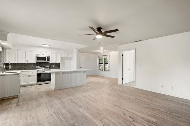 1009 Springoak Way, Stockton, CA 95209