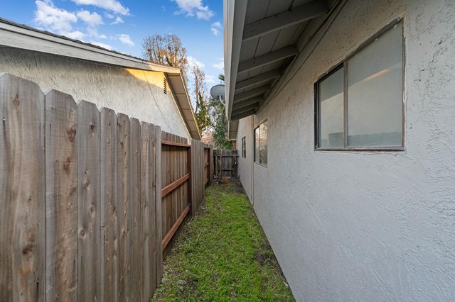 1009 Springoak Way, Stockton, CA 95209