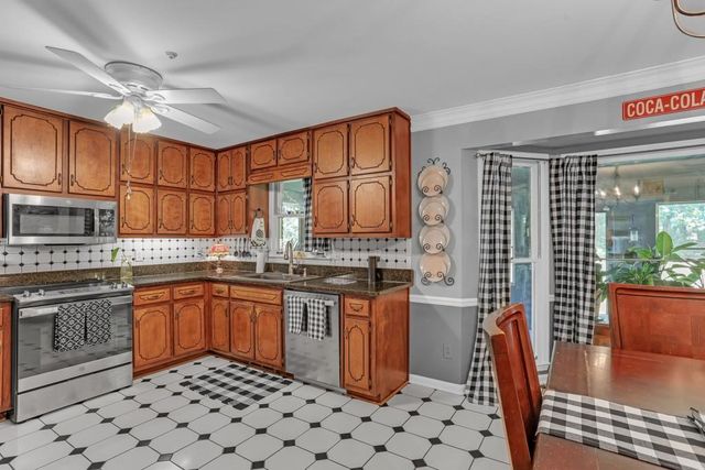 862 New Hope Drive, Hampton, GA 30228