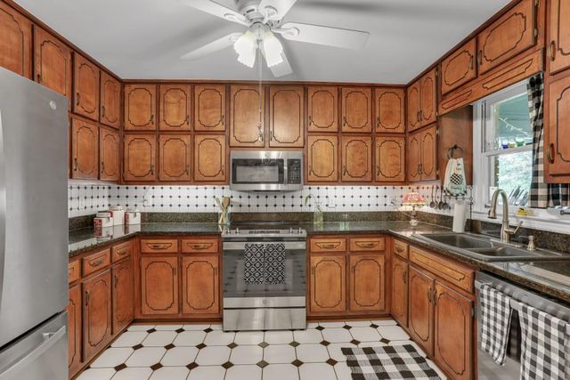 862 New Hope Drive, Hampton, GA 30228