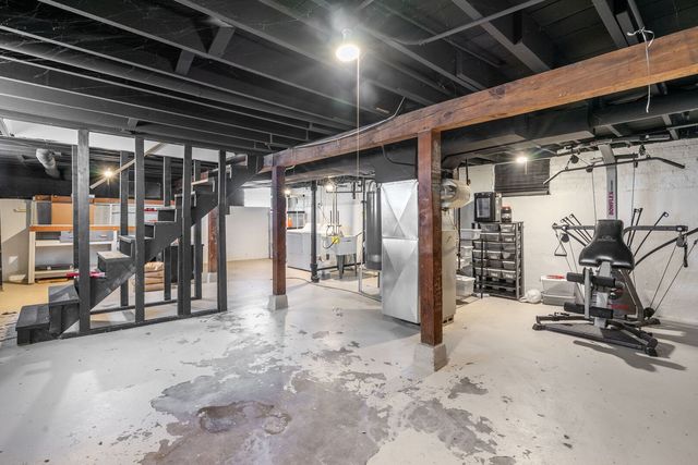 17816 Commercial Avenue, Lansing, IL 60438