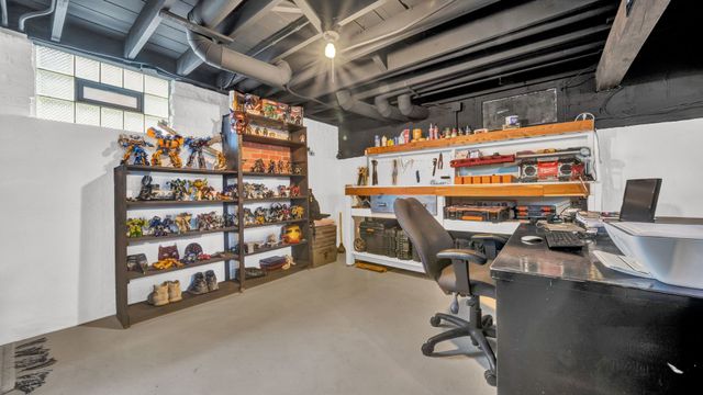 17816 Commercial Avenue, Lansing, IL 60438