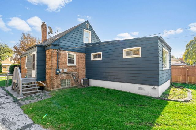 17816 Commercial Avenue, Lansing, IL 60438